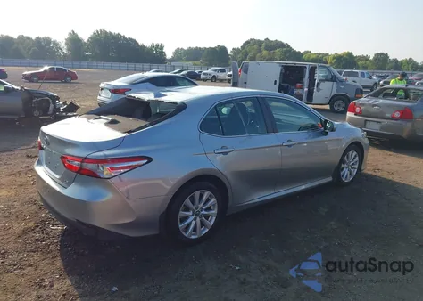 2019 Toyota Camry Le z USA, uszkodzony, nr VIN 4T1B11HK9KU781965